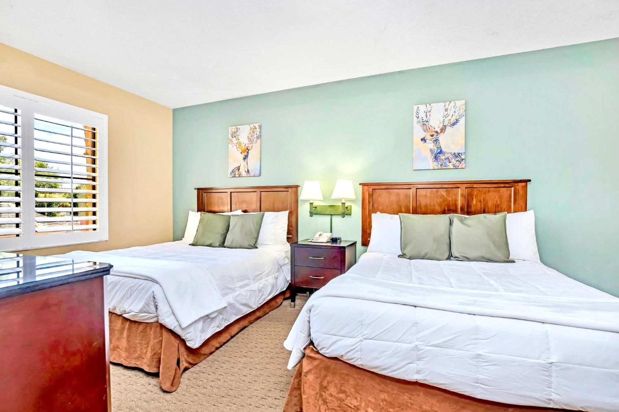 Near W Pool Arcade And Hot Tub Apartamento *